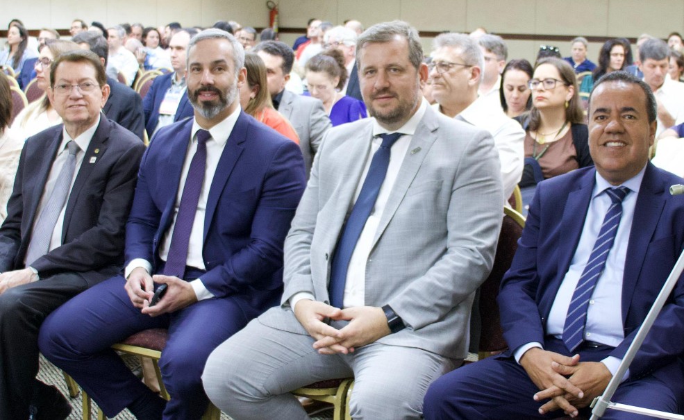 FRENLOGI participa de encontro com lideranças catarinenses para discutir obras rodoviárias com o DNIT