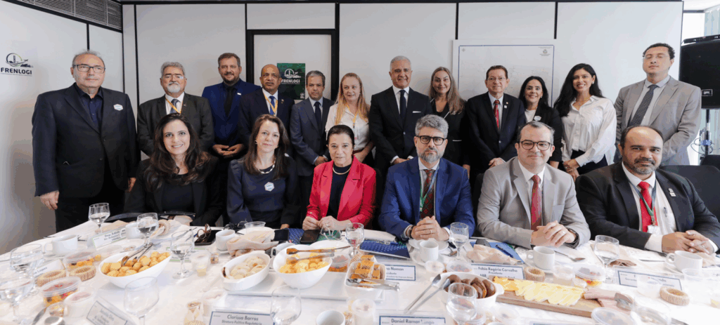 Integração aérea do Centro-Oeste: lideranças destacam importância do setor durante café da manhã da FRENLOGI