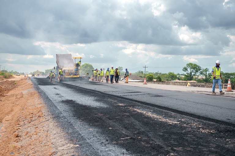 Em Rondônia, avançam os serviços na BR-364, em Ji-Paraná e em Jaru