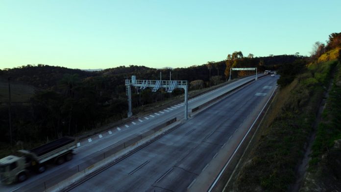 Usuários da BR-381/MG já pagam pedágio em 3 pontos da rodovia