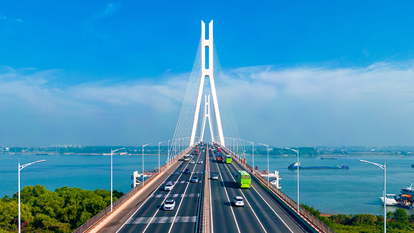É inequívoco. Não há transporte sustentável sem transporte rodoviário.