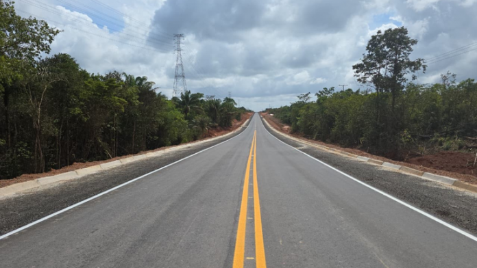 MELHORIAS: Trecho sul da BR-156/AP recebe pavimentação em mais 6 quilômetros.