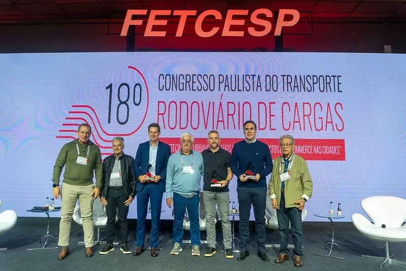 Segundo dia do 18º Congresso Paulista do TRC destaca debates estratégicos sobre renovação de frota, logística urbana e o futuro do transporte